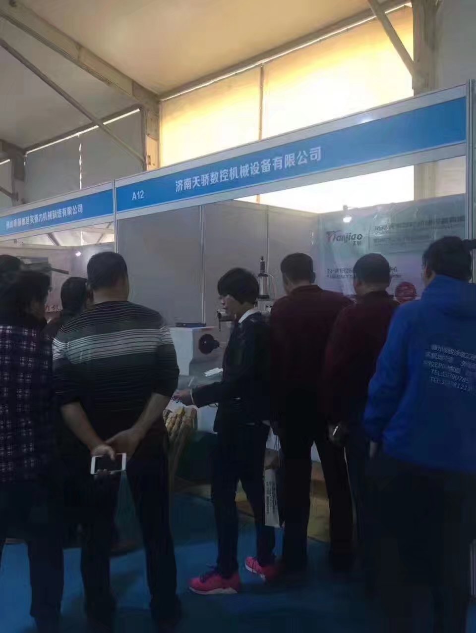 數(shù)控木工車床客戶