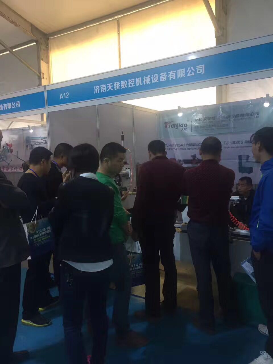 數(shù)控木工車床客戶 數(shù)控木工車床客戶