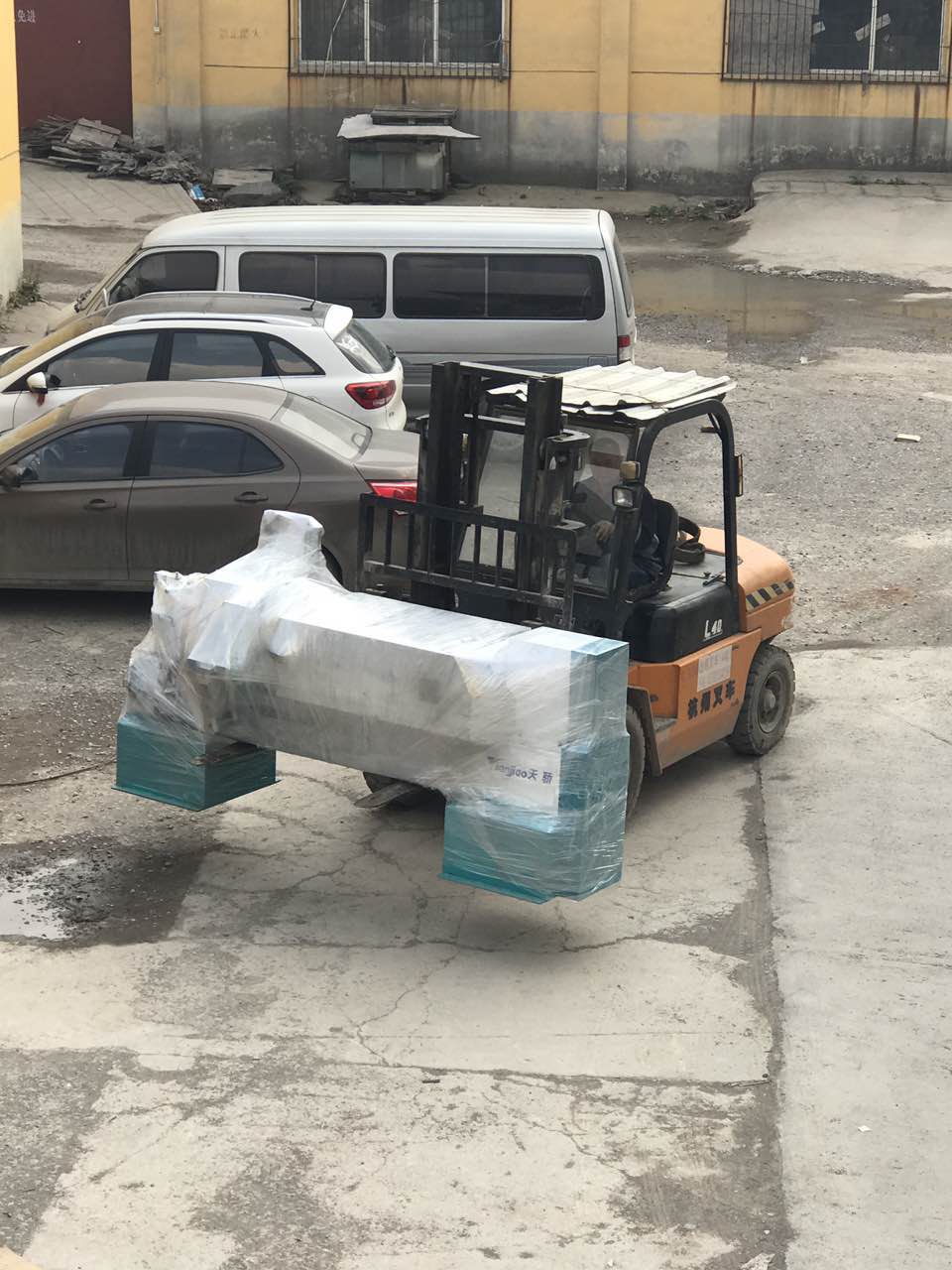 數(shù)控木工車準(zhǔn)備發(fā)貨 數(shù)控木工車準(zhǔn)備發(fā)貨